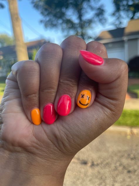 Orange Nails With Smiley Face, Almond Neon Nails, Pink Smiley Face Nails, Almond Trendy Nails, Neon Pink And Orange Nails, Smiley Face Nails, Face Nails, Fun Summer Nails, Popular Nail Art