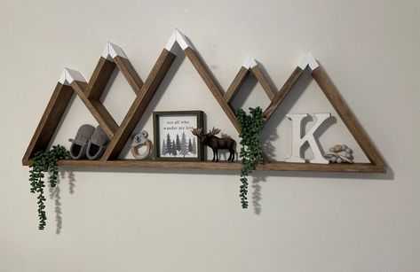 #babygirlroom #nurseryroom #nursery Wood Mountain Shelf, Wilderness Nursery, Mountain Shelf, Adventure Decor, Woodland Nursery Boy, Rustic Nursery Decor, Natural Nursery, Mountain Snow, Mountain Nursery