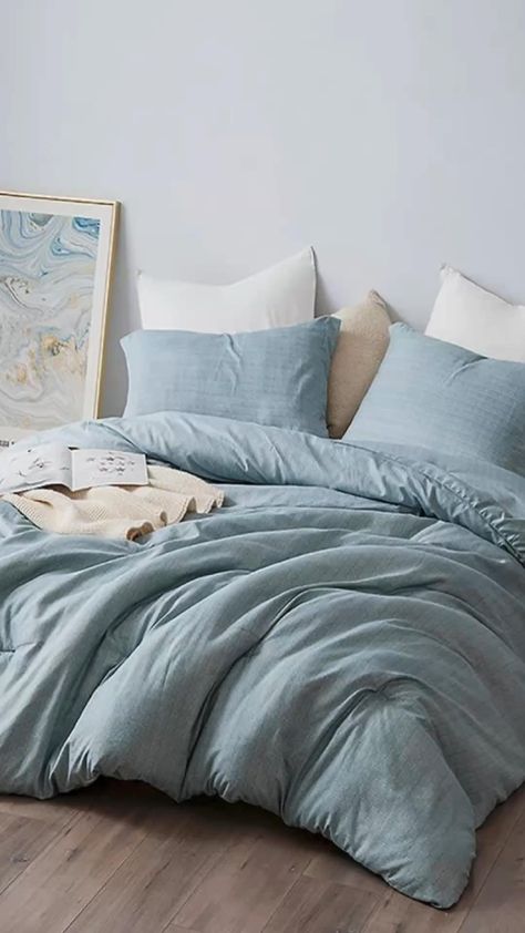 Comforter Sets Blue, Colored Comforter, Light Blue Comforter, Blue Dorm, Oversized Comforter, Cool Comforters, Blue Comforter, Decor Studio, Microfiber Bedding