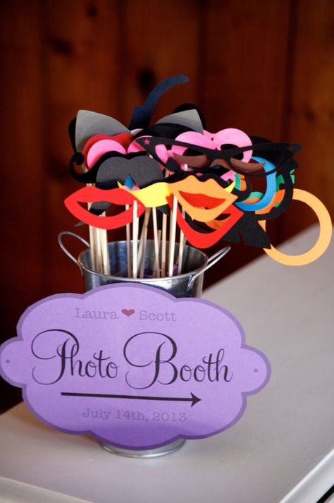 Wedding photo booth props, wedding decor ideas, fun for guests. Welcome Photo Booth, School Photo Booth Ideas, Photo Booth Props Wedding, Farewell Ideas, Aesthetic Cakes, Wedding Settings, Birthday Deco, 50th Wedding Anniversary Party, Wedding Photo Booth Props