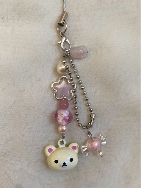 Fimo, Kawaii Beaded Keychain, Kawaii Korilakkuma, Bead Keychain, Beaded Keychain, Bead Charms Diy, Armband Diy, Pola Gelang, Gelang Manik