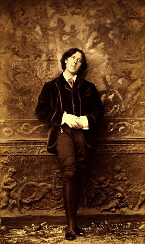 Oscar Wilde by Napoleón Sarony, 1882. Oscar Wilde