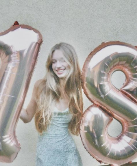 18th Birthday Post, 18th Birthday Picture Ideas, 18th Birthday Photos, 18th Birthday Aesthetic, 18th Bday, 3 Birthday, Eighteenth Birthday, Digital Gallery, Photography Jobs