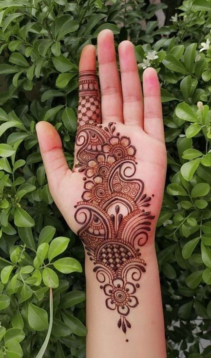 Mehndi Design Arabic Simple, Simple Mehndi On Palm, Mandalas, Mehendi Designs For Eid Front Hand, Mehendhi Designs Simple Palm, One Hand Mehndi Design, Mehendi For Palm Simple, Unique Palm Mehndi Designs, Mehndi Designs Eid Simple