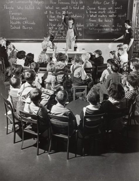 Hansel Mieth, Model School; Schools in Springfield, Missouri are a showcase of progressive education, 1940 Country School, Model School, Old School House, Springfield Missouri, School Daze, Images Vintage, Vintage School, School Photos, School Classroom