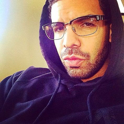 Drake Pfp, Drake Funny, Old Drake, Drake Meme, Drake Photos, Drake Drizzy, Drake Graham, Aubrey Drake, Types Of Guys