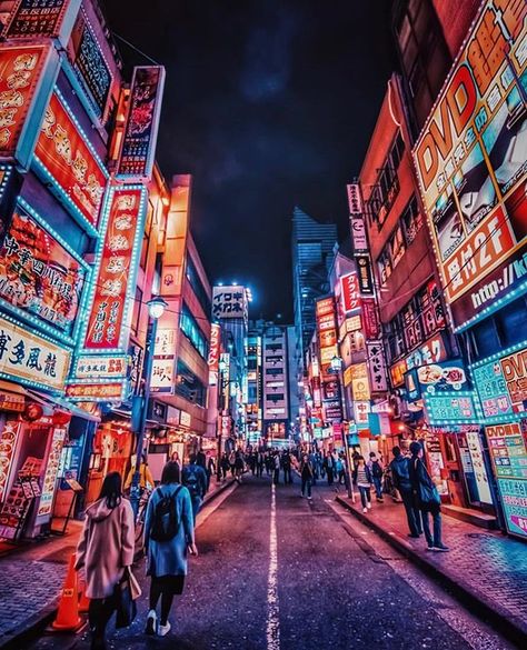 Tokyo by night  When the sun goes down this city comes alive with flowing masses of people nightlife and culture bathed in iridescent streams of colour.  Where do you like to wander in this neon city? . . . . .  @moto_ph0t0 Photography At Night, Urban Island, Tokyo Aesthetic, Places In Tokyo, Best Landscape Photography, Japan Guide, Tokyo Night, Shibuya Tokyo, Tokyo City