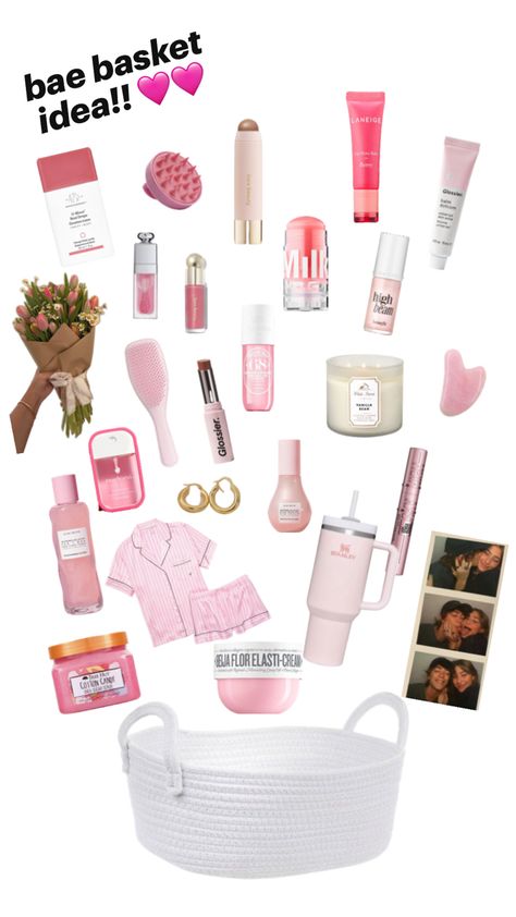 basket picture flowers stanley cup perfume pajamas glow recipe earrings candles hand sanitizer blush lip gloss bronzer mascara gua sha body scrub sugar scrub Basket Gift Ideas For Boyfriend, Basket Ideas For Girlfriend, Unique Diy Gift Ideas, Pink Gift Basket, Best Friend Valentines, Friend Valentine Gifts, Valentines Day Baskets, Best Gift Baskets, Valentine Gift Baskets