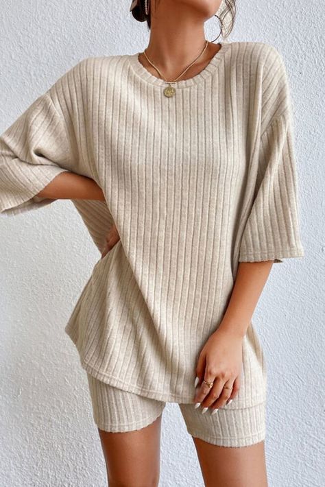 Ribbed Lounge Set, Two Piece Lounge Set, Knit Lounge Set, Bell Sleeve Crop Top, Two Piece Short Set, Pantalon Large, Leather Dresses, Ribbed Top, Todays Outfit