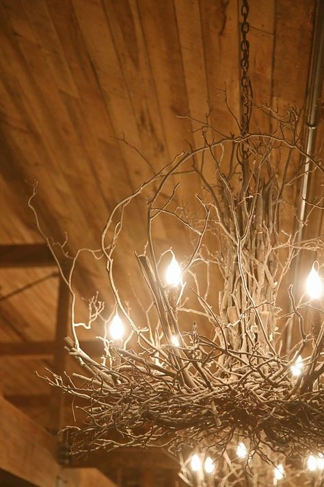 No wonder light bulbs are symbols of inspired ideas! 25 wildly different chandeliers made of branches. Diy Stick Chandelier, Diy Twig Chandelier, Rustic Farmhouse Chandelier, Handmade Chandelier Diy, Diy Farmhouse Chandelier, Branch Chandeliers, Branches Chandelier, Decorating With Branches, Diy Chandelier Ideas