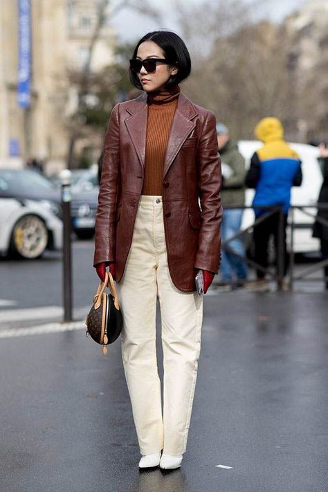 Brown Blazer Street Style, Leather Brown Blazer Outfit, Brown Leather Blazer Outfit Street Style, Camel Leather Blazer Outfit, Leather Blazer Work Outfit, Camel Turtleneck Outfit, Brown Leather Blazer Outfit, Brown Turtleneck Outfit, White Leather Blazer