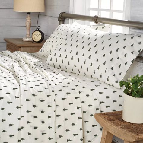 Daybed Cover Sets, Cabin Pillows, Christmas Sheets, Spruce Trees, Daybed Covers, Black And White Flannel, Spruce Tree, Kids Bedding Sets, White Sheets