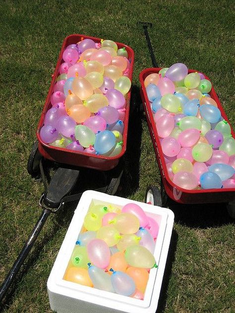 Outdoor Birthday Games, Baby Birthday Games, Water Birthday Parties, Water Balloon Games, Water Birthday, Toddler Party Games, Balloon Games, Graduation Party Games, Outdoor Party Games