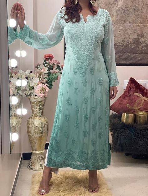 Net Kurta Designs Women, Net Kurti Designs Style Party Wear, Kurta Designs Women Party Wear, Kurta Designs Women Casual, Lucknowi Chikankari Suits, Chicken Dress, Romantic Wedding Style, Crystal Wedding Dress, Trendy Outfits Indian