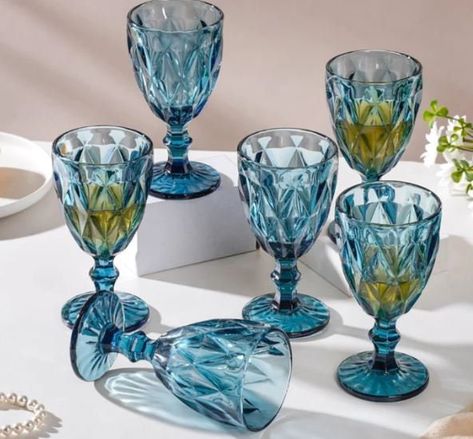 Unique Wine Glasses, Sundae Glasses, Blue Wine Glasses, Colored Water, Plastic Wine Glasses, Vintage Wine Glasses, Glassware Drinking, Drinking Cups, Party Bar