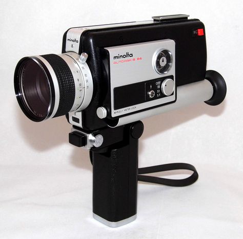 https://flic.kr/p/MeVhYD | Vintage Minolta Autopak-8 D4 Super 8 Movie Camera, Made In Japan, Circa 1970s 70s Video Camera, Video Camera Aesthetic, Retro Video Camera, 80s Camera, Vintage Video Camera, Old Film Camera, Super 8 Movie, Super 8 Camera, Minolta Camera