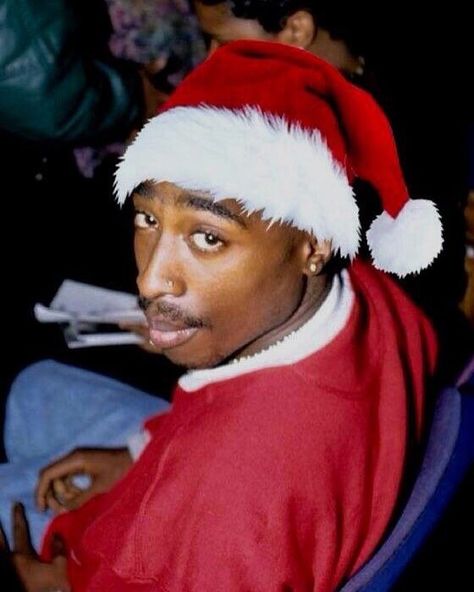 Rappers Christmas Aesthetic, Taustakuva Iphone Disney, Tupac Photos, 90s Rappers Aesthetic, 90s Rappers, Tupac Wallpaper, Tupac Pictures, Hip Hop Classics, 90s Rap