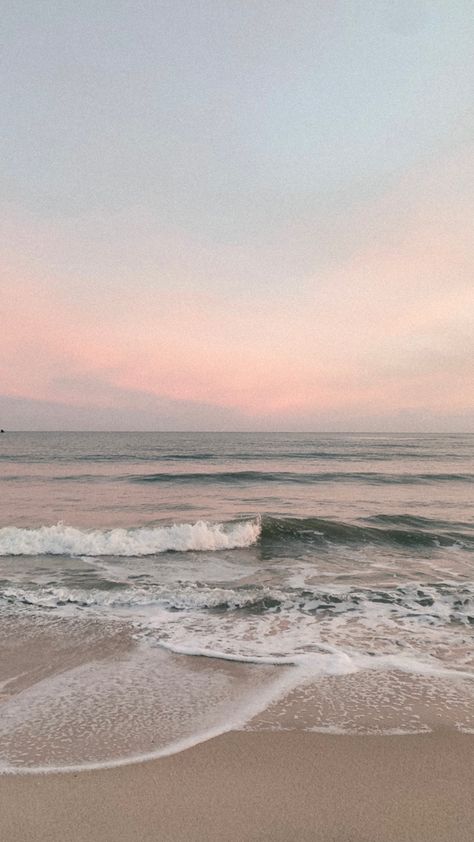 Aesthetic Ocean Wallpaper Iphone, Sand Pink Wallpaper Iphone, Sea Pink Aesthetic, Sand And Sea Aesthetic, Light Pink Wallpaper Aesthetic Pastel, Light Beach Aesthetic, Aesthetic Pastel Pictures, Tan Pink Aesthetic, Pastel Ocean Aesthetic