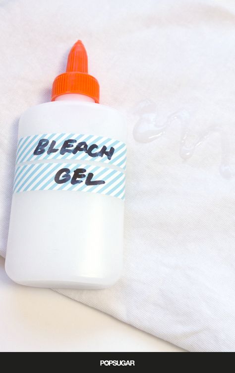 I just reacted to DIY Bleach Gel That Will Make Your Life Awesome. Check it out! Leaf Bleach Printing, How To Bleach Polyester Fabric, Bleach Art Shirts Diy, Painting On Fabric Clothing, Paint With Bleach, Diy Clothes Bleach, Bleach Pen Diy, Bleach Spray, Diy Bleach