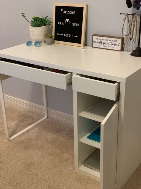 Looking for the best student desks that fit small spaces, corners, & bedrooms? Try Top 10 Best Desks For Students (Under $150) by thetarnishedjewelblog.com. Desks with hutches, shelves, drawers, keyboard trays, printer shelves & more. #desks #studydesk #collegedorm #collegedormrooms #teenbedroom #girlsroomdecor #deskstorage #affiliatelink Desk With Shelves And Drawers, Small Study Table With Storage, Bedroom Table Ideas Desks, Table For Bedroom Desks, Study Desks For Bedrooms, Study Desk With Drawers, Study Table With Drawers Ideas, How To Fit A Desk In A Small Bedroom, Desks In Bedroom Small