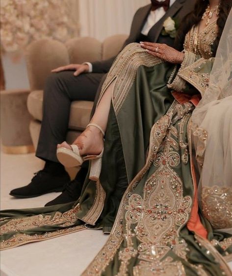 Turkish Wedding Dress, Marriage Dresses, Muslim Wedding Photos, Thesis Inspiration, Moroccan Kaftan Dress, Moroccan Bride, Famous Lifestyle, Collage Prints, Abaya Fashion Dubai
