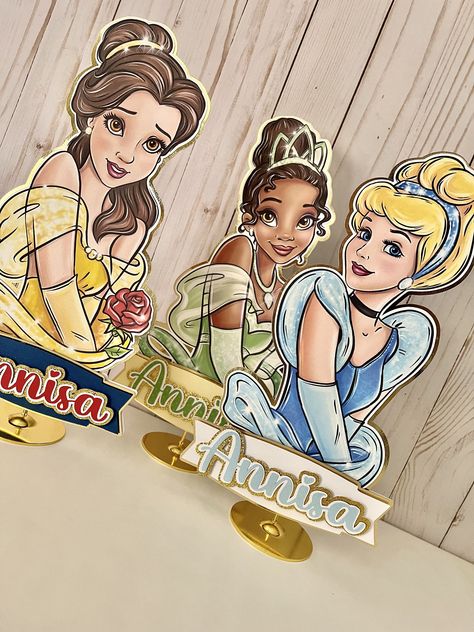 Princess Themed Centerpieces, Princesses Centerpieces, Disney Princess Balloon Arch, Princess Table Centerpiece, Princess Theme Centerpieces, Princess 2nd Birthday Party, Princess Centerpieces Diy, Disney Princess Birthday Party Decorations, Princess Birthday Centerpieces