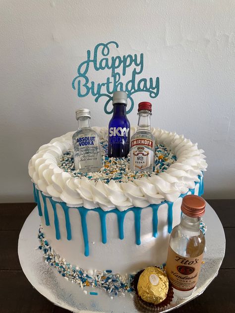 Vodka cake!! Cake Designs Alcohol, 21th Birthday Cake For Men, Man 21st Birthday Cake, 21st Birthday Cake Blue And Gold, Mens 21st Birthday Ideas Cake, Drinking Cake Ideas, Vodka Birthday Cake Ideas, Vodka Cake Designs For Men, Alcoholic Cake Design