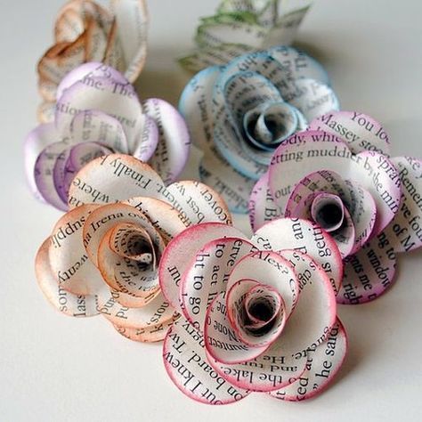 Diy paper flowers. - maybe put a bunch of these in a jar (overflowing) for decoration? Diy Crafts To Do At Home, Handmade Flowers Tutorial, Diy Projektit, Fun Crafts For Teens, Diy Para A Casa, Kerajinan Diy, Diy Projects For Bedroom, Diy Crafts For Teen Girls