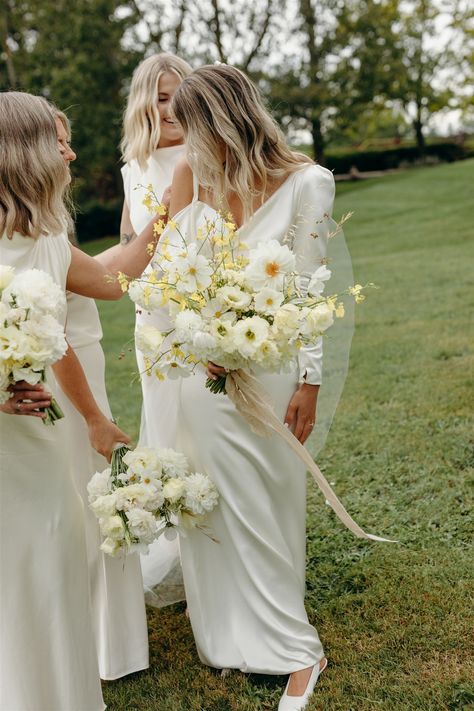 Light Yellow Weddings, Yellow White Wedding, Yellow Bridal Bouquets, Yellow Wedding Bouquet, Wedding Bouqet, White Flower Bouquet, Yellow Bridesmaids, Yellow Wedding Flowers, Bridal Bouquet Flowers