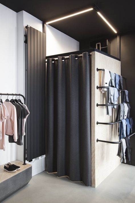 Shop Fittings Ideas Retail Clothing, Fitting Rooms Retail Boutiques, Clothing Store Design Ideas Small Spaces, Small Retail Space Ideas, Fitting Room Design, Dapper Aesthetic, Gs Store, Dojo Design, Clothing Boutique Interior