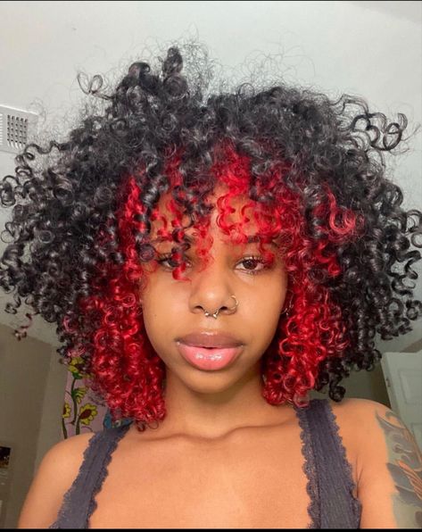 Red Hair Underneath, Hair Color For Dark Skin Tone, Hair Dyed Underneath, Hair Color For Dark Skin, Cabello Afro Natural, Highlights Curly Hair, Dyed Curly Hair, Red Hair Inspo, Hair Color Underneath