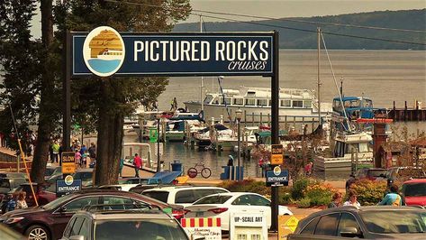 Kayak Pictures, Munising Michigan, Lakeside Hotel, Adventure Picture, Pictured Rocks, Pictured Rocks National Lakeshore, Scale Art, Michigan Travel, Cottage In The Woods