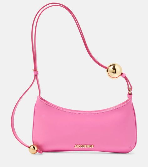 Le Bisou Perle leather shoulder bag in pink - Jacquemus | Mytheresa Pink Jacquemus, Bottega Bag, Jacquemus Bag, Best Online Stores, Denim Shoulder Bags, Malibu Barbie, Small Accessories, Wear Pink, Lining Fabric