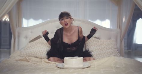 Taylor Swift “Blank Space” video: Think Swift is a psycho? She made you this music video, now officially on YouTube. Blank Space Video, Blank Space Taylor Swift, Blank Space Taylor, Space Video, Taylor Swift Music Videos, Space Music, Just Deal With It, Taylor Swift Music, Video Photo