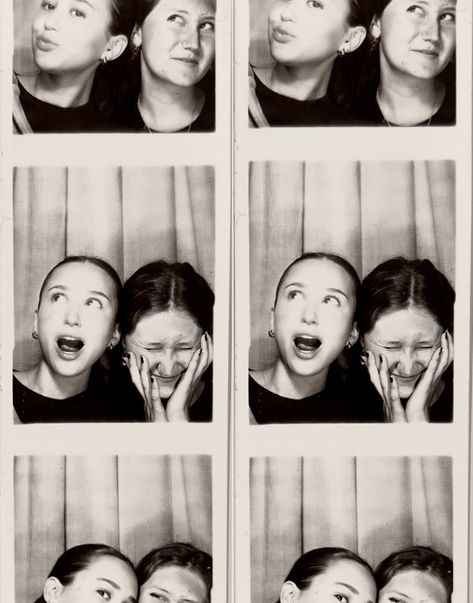 Film Photo Booth, Dinner Booth, Photo Booth Aesthetic, Booth Aesthetic, Nyc Vibes, Inspo Pics, Film Photo, Insta Inspo, Photo Booth