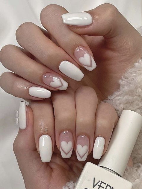 Nail Inspo Acrylic Winter, Aesthetic Biab Nails, Cute Nail Inspo Trendy, Two Tone Almond Nails, Simple Cute Nails Acrylic, Dewy Nails, Acrylic Nail Designs Sparkle, Super Girly Nails, Emo Almond Nails