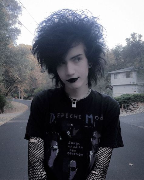 Goth Boy Outfits, Goth Outfits Men, Trad Goth Fashion, Goth Fashion Men, Dark Gothic Fashion, Trad Goth Outfits, Goth Male, Trad Goth Makeup, Goth Outfit Inspo