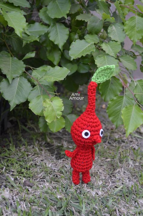 Amigurumi Patterns, Crochet Pikmin, Quick Crochet Projects, Game Fanart, Crochet Christmas Gifts, Red Crochet, Crochet Design Pattern, Flower Video, Red Yarn