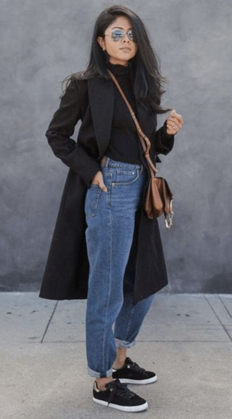 Outfits with Mom Jeans–25 Chic Ideas How to wear Mom Jeans Black Mom Jeans Outfit, Nicki Minaj Outfits, Mom Jeans Outfit Winter, Comfy Jeans Outfit, Boyfriend Jeans Outfit, Mum Jeans, Mom Jeans Style, Moda Curvy, Blue Mom Jeans