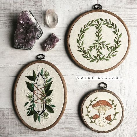 Witch Embroidery: 20 Works by Paige Ashleigh for those who Believe in Magic, фото № 29 Witch Embroidery, Cute Embroidery, Simple Embroidery, Sewing Embroidery Designs, Hand Embroidery Art, Hand Embroidery Stitches, Believe In Magic, Embroidery Craft, Embroidery Hoop Art