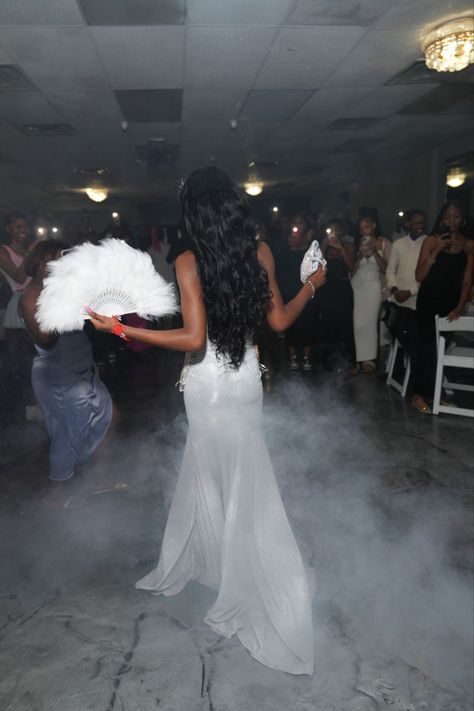 Sweet 16 Party Ideas Black People, Sweet 16 Black Decorations, Silver Sweet 16 Dresses, Silver Sweet 16 Dress, 16th Birthday Dresses Sweet Sixteen, Sweet 16 Dresses Black Women, Sweet 16 Black Women, Sweet 16th Dress, Sweet 16 Outfit Ideas