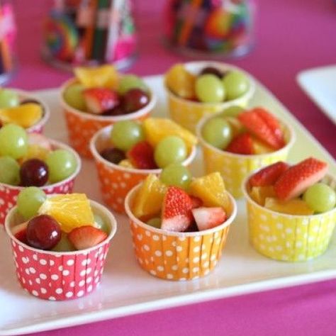 TOP TIPS: #Kids #party #food on a budget. Ideas that won’t cost the earth! Read the full article over at Under5s.co.nz #kidsparty #kidspartyideas #kidsbirthdayparty #kidspartyplanner #toddlerparty #childrensparty #kidsparties #kidsdpartyinspo #childrensparties #kidspartyfood #kidsfoodideas #parentingtips Girl Birthday Party Food, Party Food For Toddlers, Healthy Kids Party Food, Party Food On A Budget, Kids Party Desserts, Easy Kids Party, Birthday Party Food Ideas, Party Fruit, Healthy Birthday