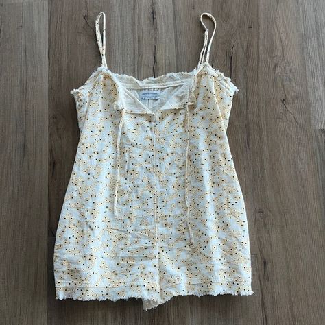 Floral Romper Outfit, Green Playsuit, Coquette Clothes, Mesh Romper, Urban Outfitters Romper, Flowy Romper, Velvet Romper, Urban Outfitters Women, Urban Outfitters Pants