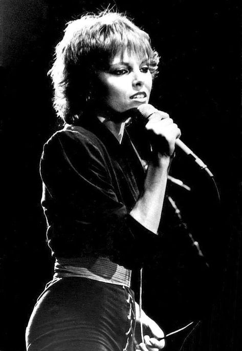 Capricorn Sun, Pat Benatar, Linda Ronstadt, Women Of Rock, Female Musicians, Women In Music, I'm With The Band, I Love Music, Female Singers