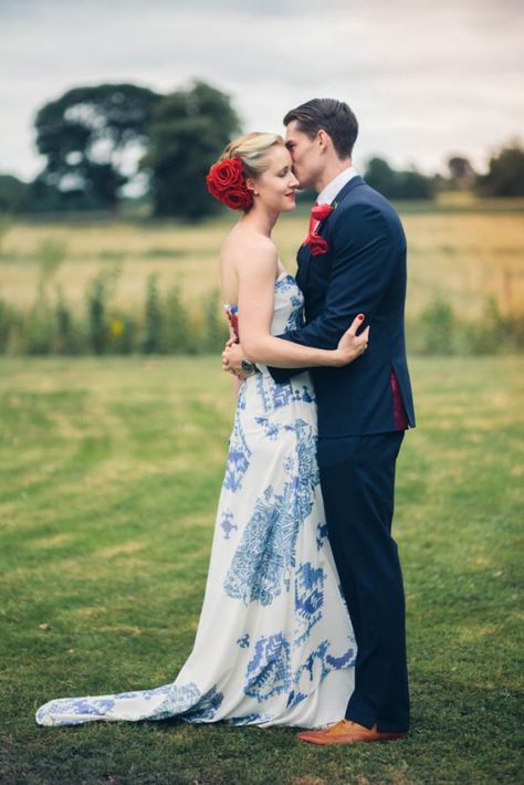 Alternative and untraditional colored wedding dress - blue & white patterned, plus bright red flowers in hair Haute Couture, White Wedding Dresses, Blue White Weddings, Colored Wedding Dress, Rock N Roll Bride, Blue Wedding Dresses, Elegant Red, Alternative Wedding, Wedding Dresses Unique