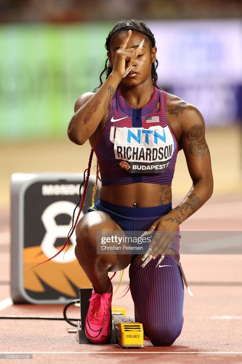 Sha’carri Richardson Running, Sha'carri Richardson, Track Aesthetic, Sha Carri Richardson, No Meat Athlete, Athlete Motivation, Women Athletes, Track Team, Track And Field Athlete