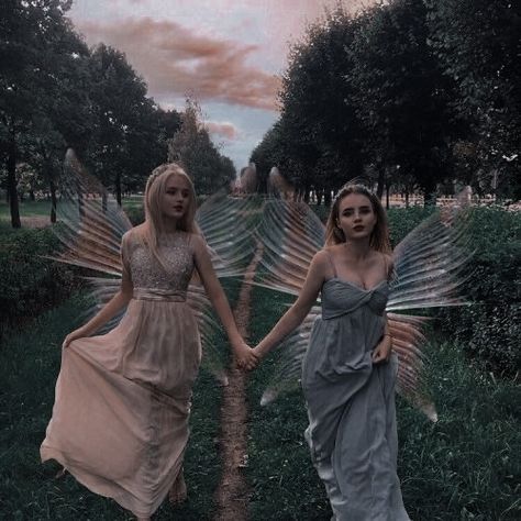 Grunge Fairycore Aesthetic, Dark Fairy Core, Fairy Core Aesthetic, Dark Fairycore, Fairycore Outfits, Photo Polaroid, The Cruel Prince, Grunge Fairycore, Grunge Fairy