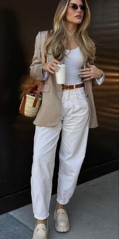 Work Polo Outfit Woman, Business Casual Outfits For Older Women, Best Work Outfits For Women, Flowy Blouse Outfit Classy, Working Outfit Women, Saco Beige Mujer Outfit, Neutral Work Outfits Women, Summer Work Fits, Outfit For Job