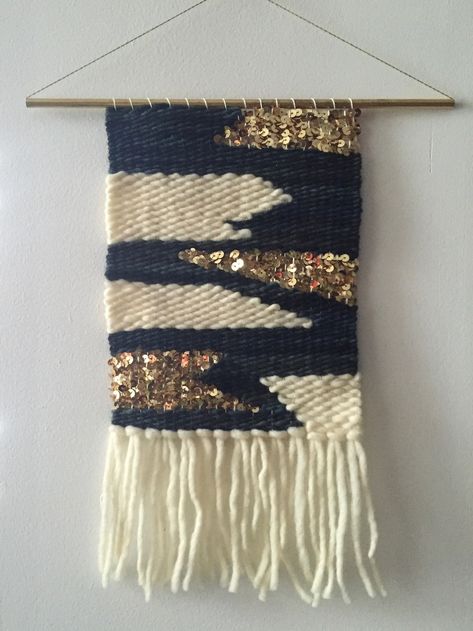 Weaving Loom Diy, Weaving Loom Projects, Rigid Heddle Weaving, Weaving Wall Hanging, Creative Textiles, Crochet Wall Hangings, Diy Weaving, Textile Crafts, Hand Woven Textiles