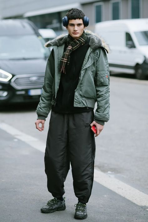 They Are Wearing: Milan Fashion Week Street Style, Men's Fall 2024 Milan Fashion Week Men, Milan Fashion Week Street Style, Clothing Guide, Fashion Week Men, Milan Street Style, Artist Outfit, Mens Fall, Fall 2024, Fashion Week Street Style